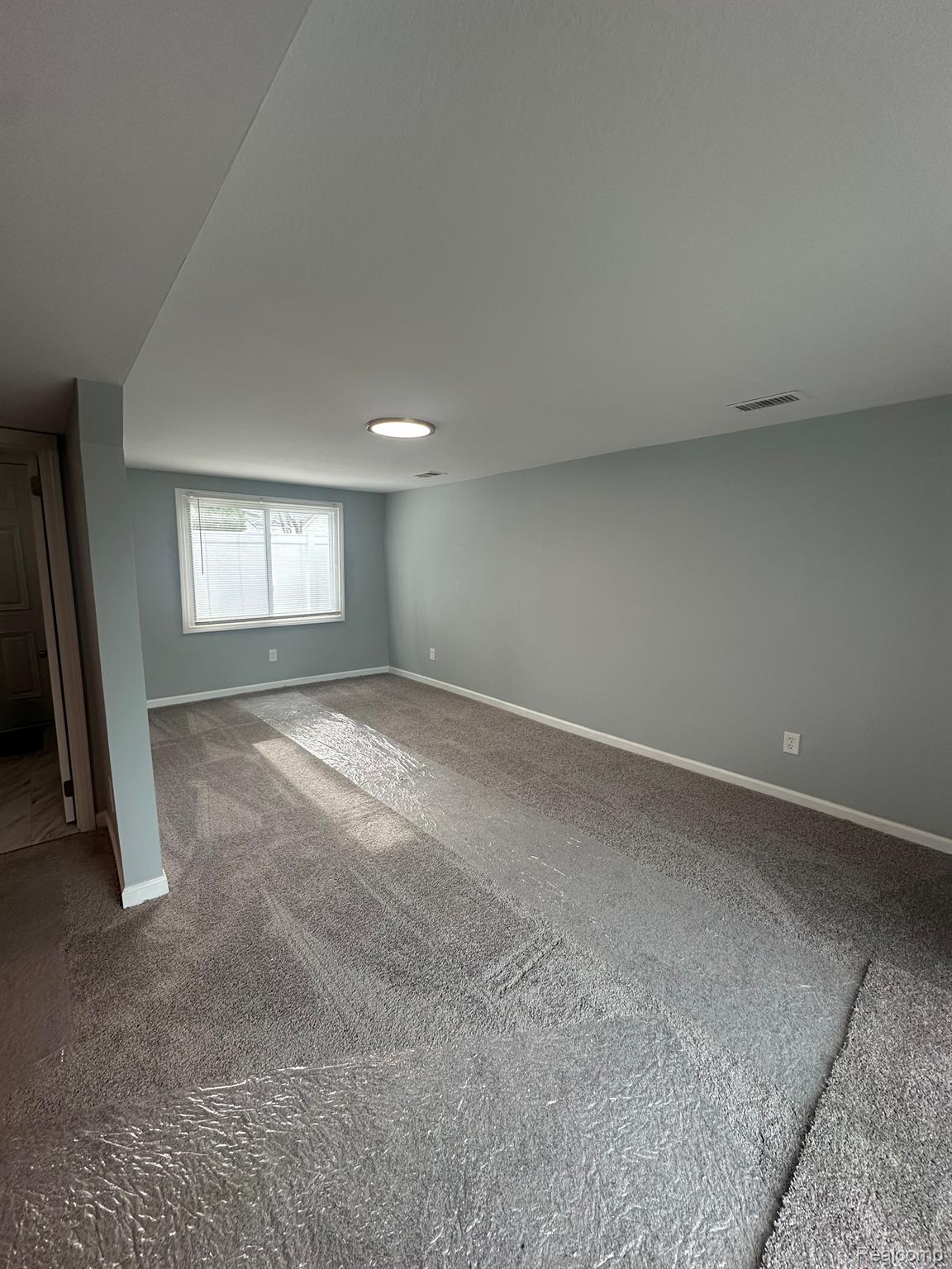 Riverview City, Michigan 48193, United States, 3 Bedrooms Bedrooms, ,2 BathroomsBathrooms,Residential,Active,165000