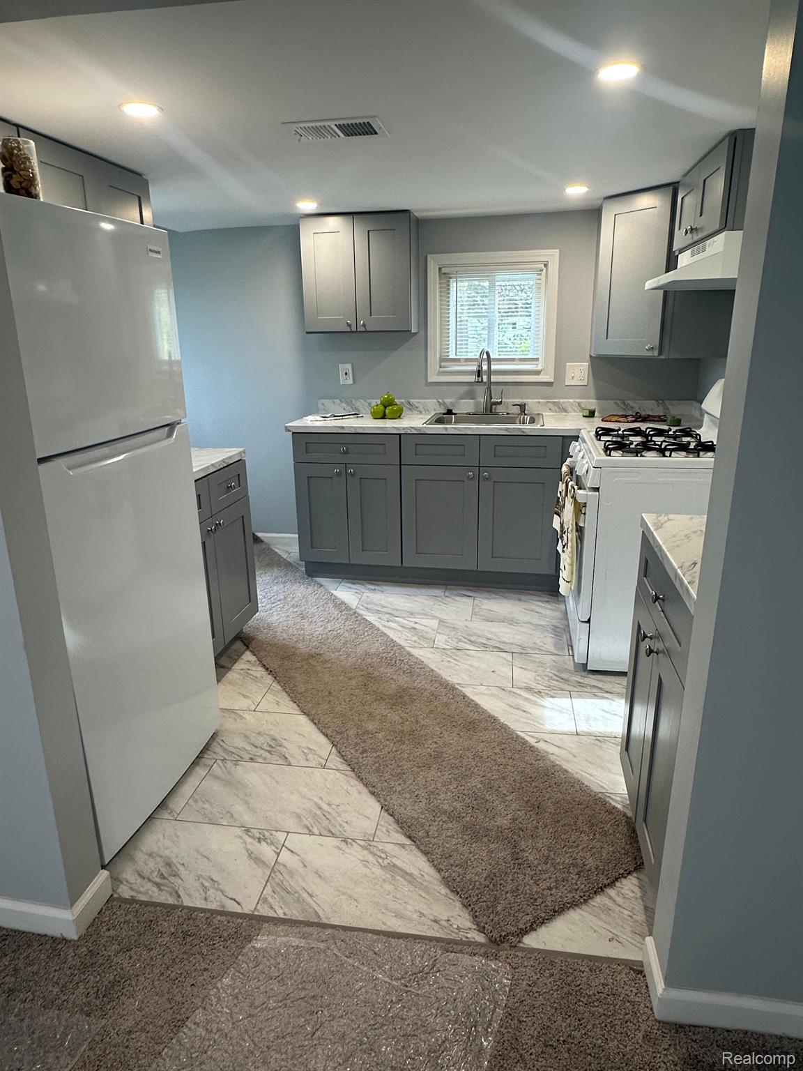 Riverview City, Michigan 48193, United States, 3 Bedrooms Bedrooms, ,2 BathroomsBathrooms,Residential,Active,165000