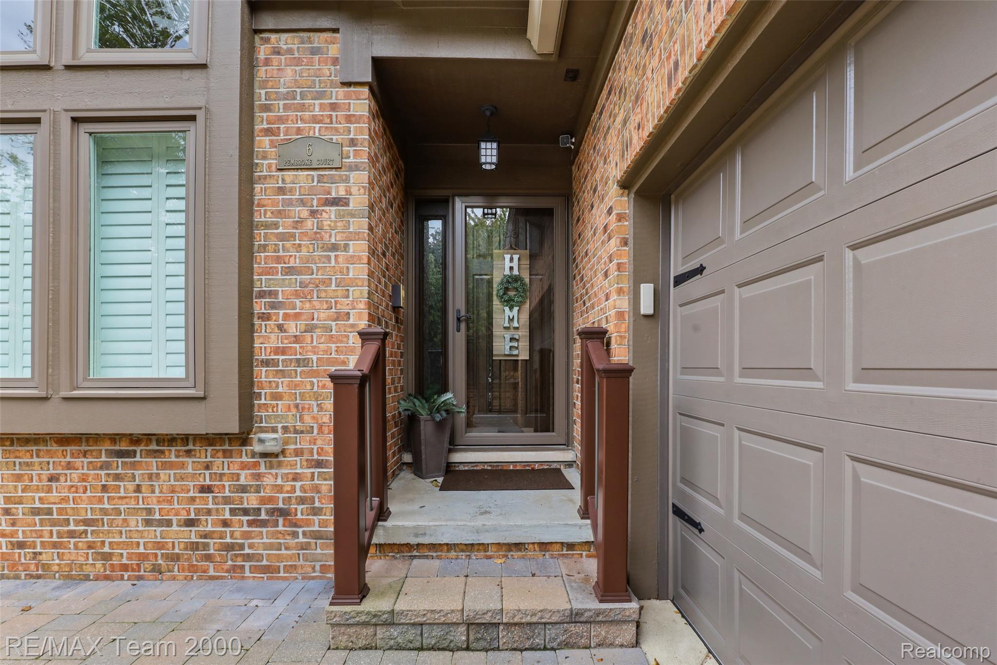 6 Pembroke Court