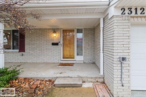 2312 Hillcrescent Dr Drive Troy City MI 48085