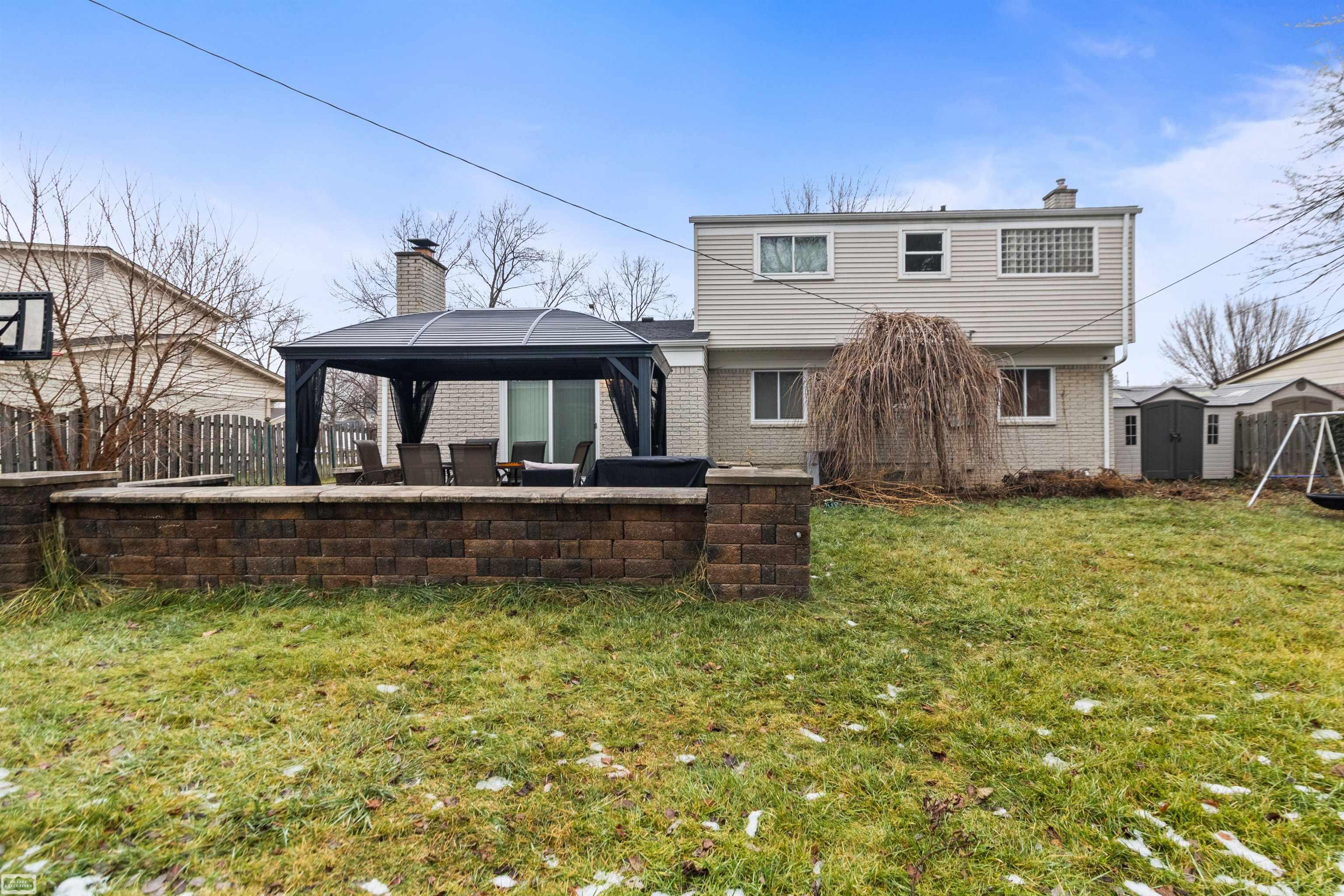 2312 Hillcrescent Dr Drive