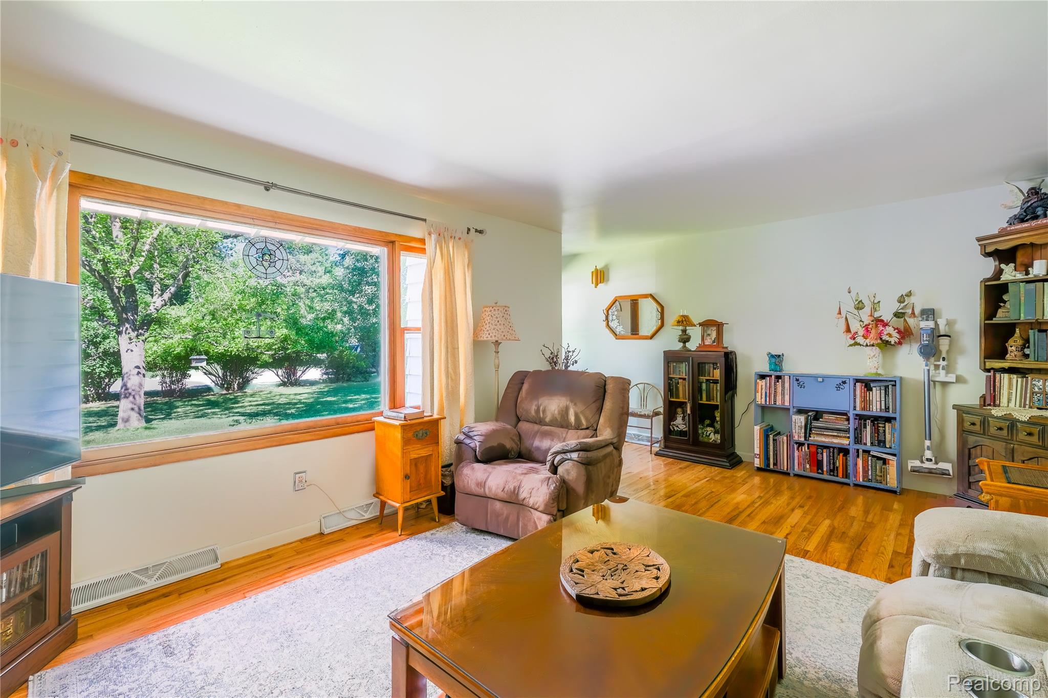 9175 Bernice Drive