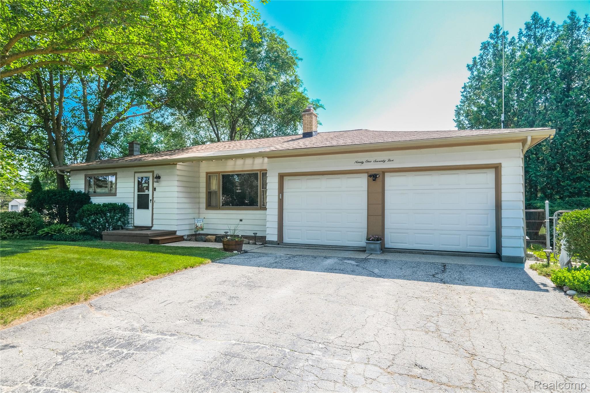9175 Bernice Drive