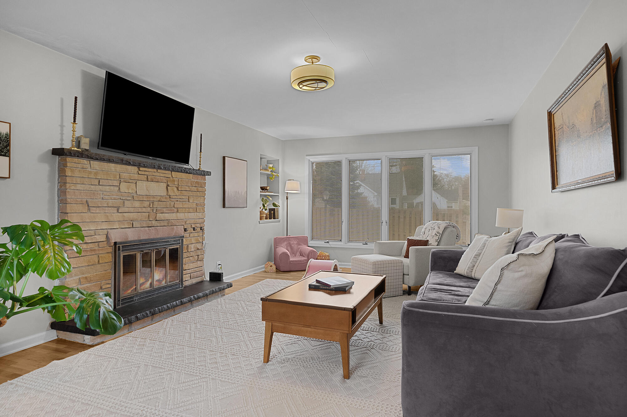 2471 Union Avenue NE