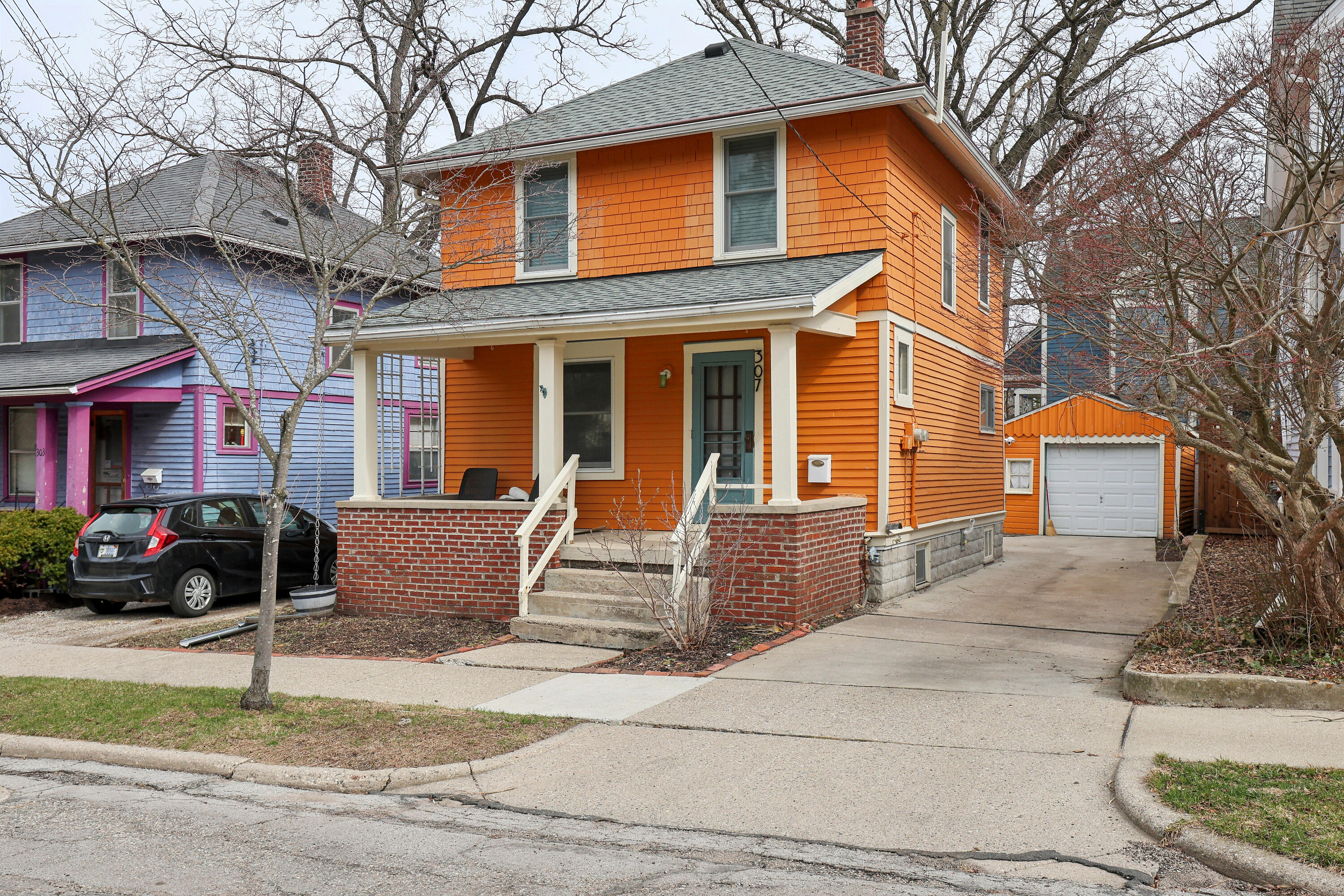 307 Mulholland Avenue