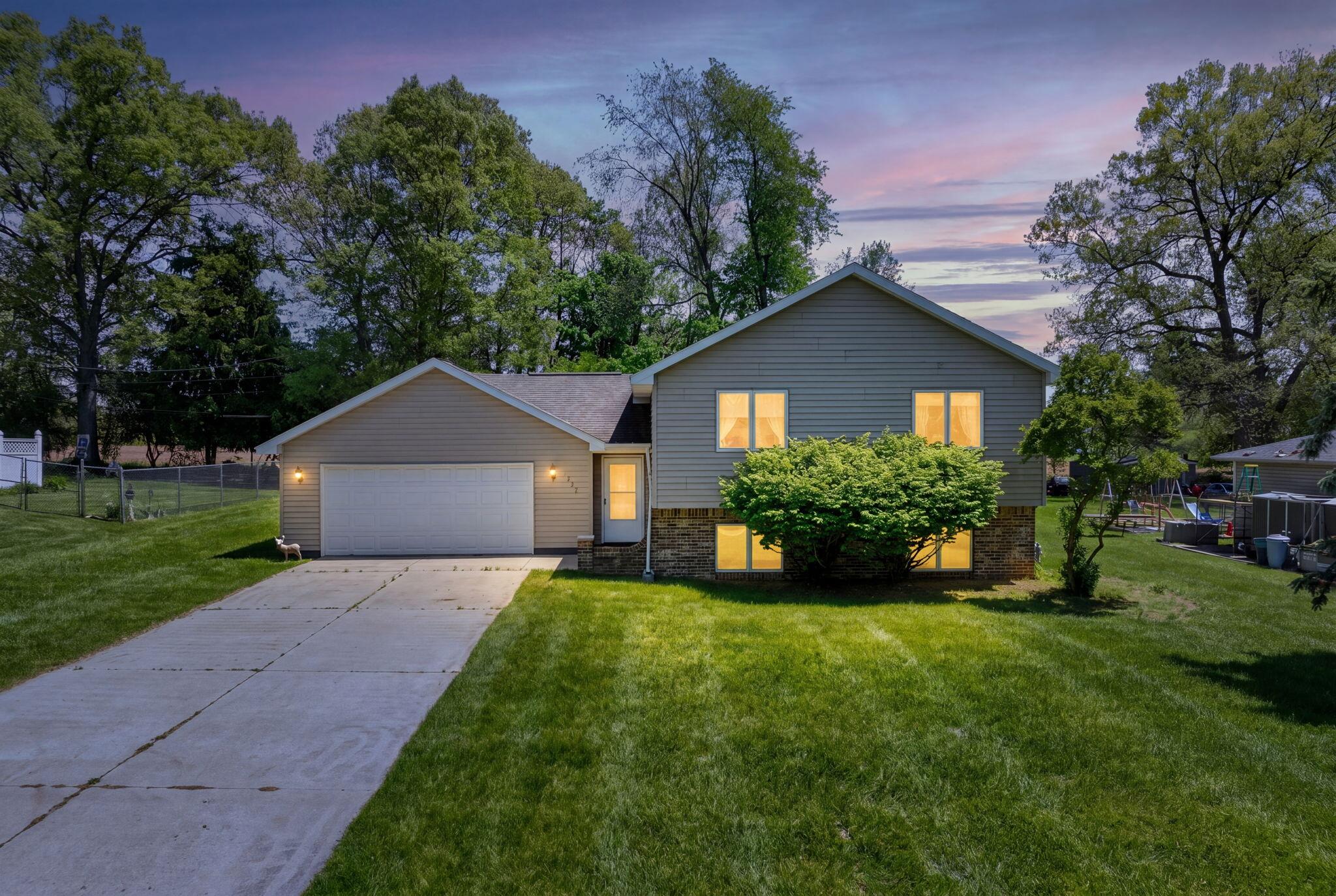 475 Greenbriar Place