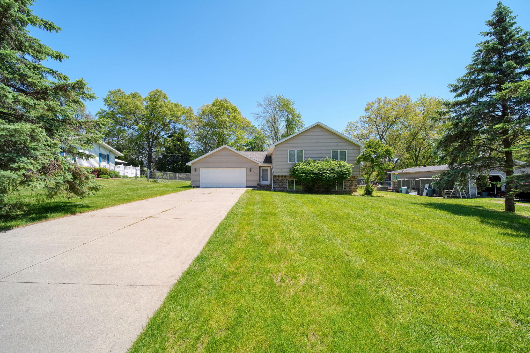 475 Greenbriar Place