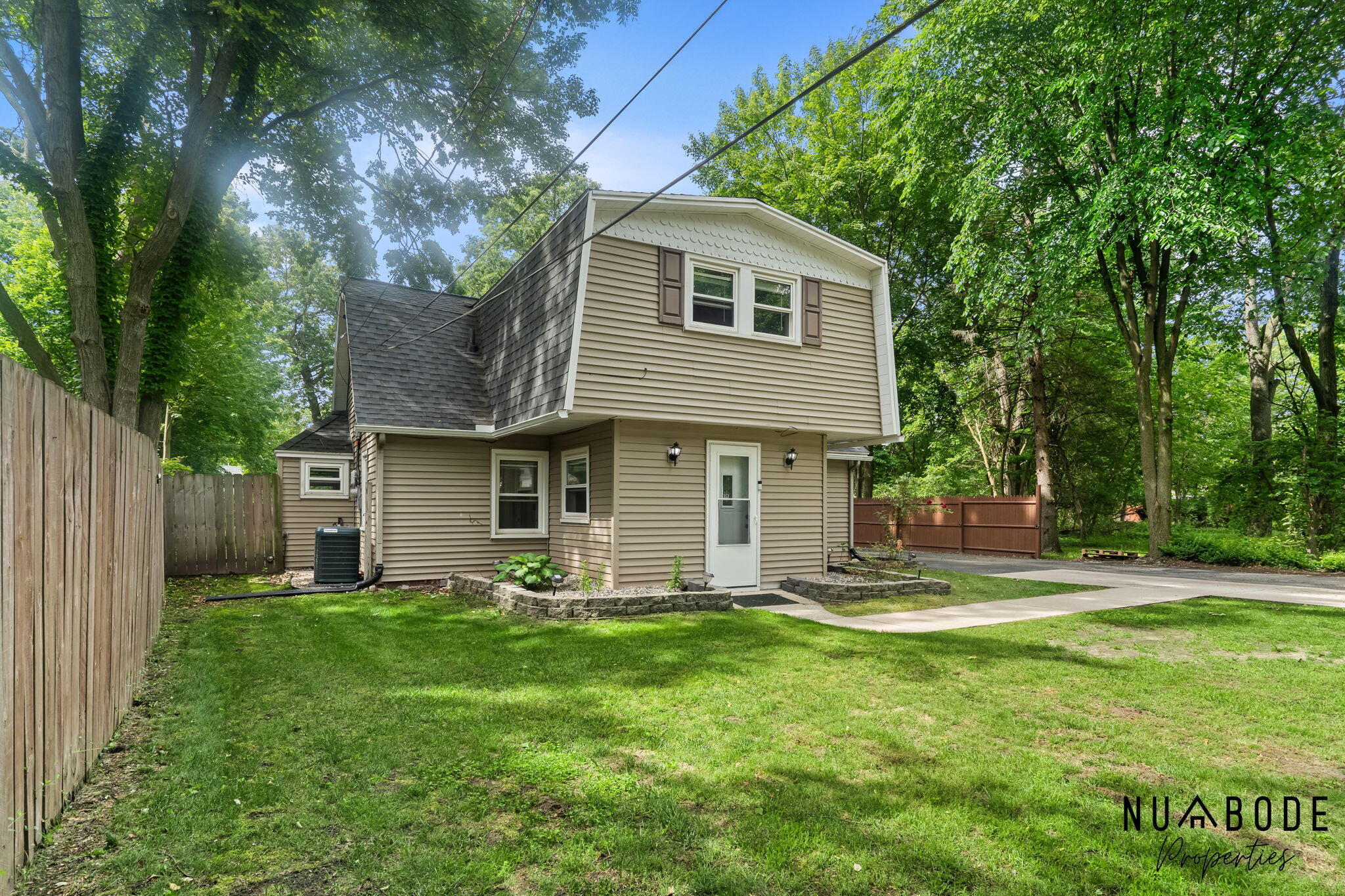 310 Bellevue Street SE