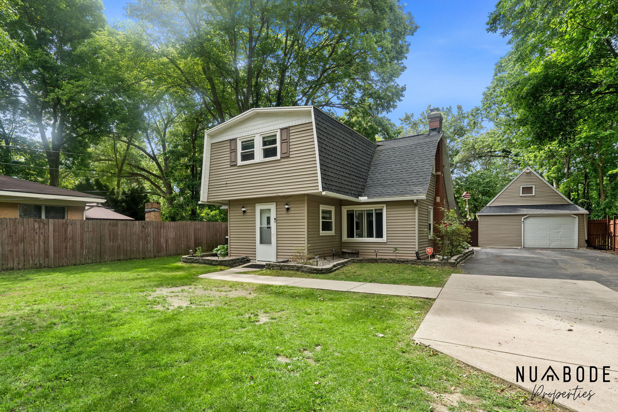 310 Bellevue Street SE