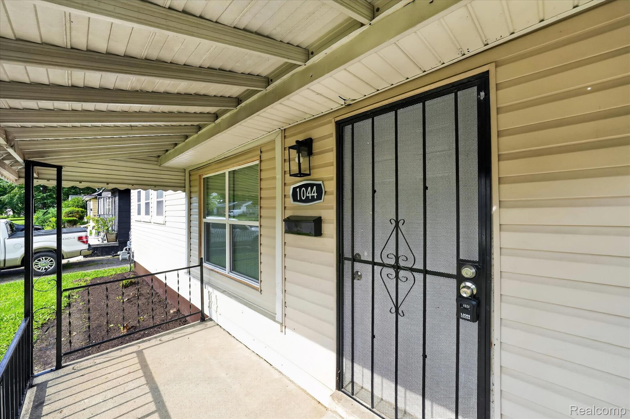 1044 Magnolia Drive