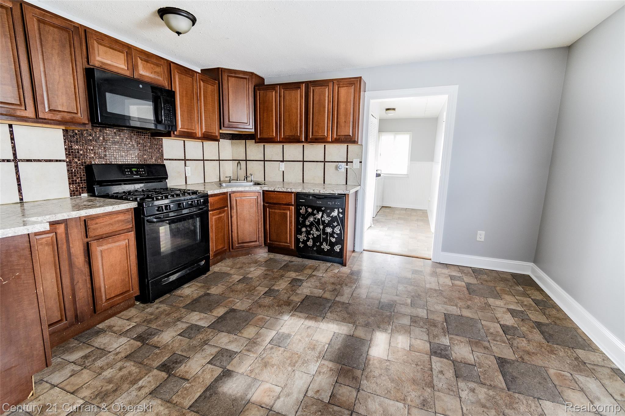 6041 Fellrath Street