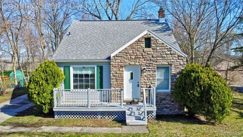 3556 BROOKDALE Lane Waterford Charter Township MI 48328