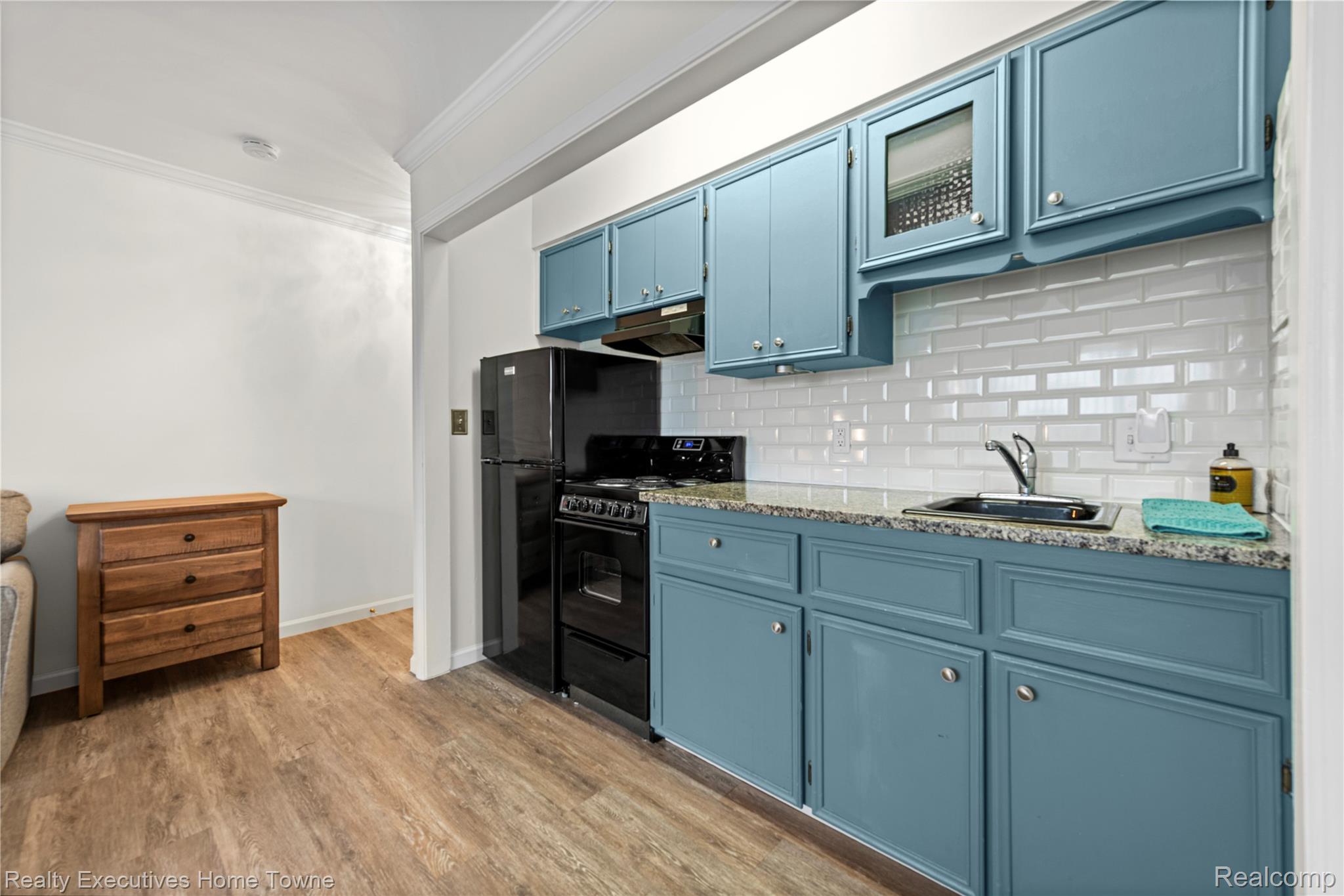 4500 Lakeshore Road 20