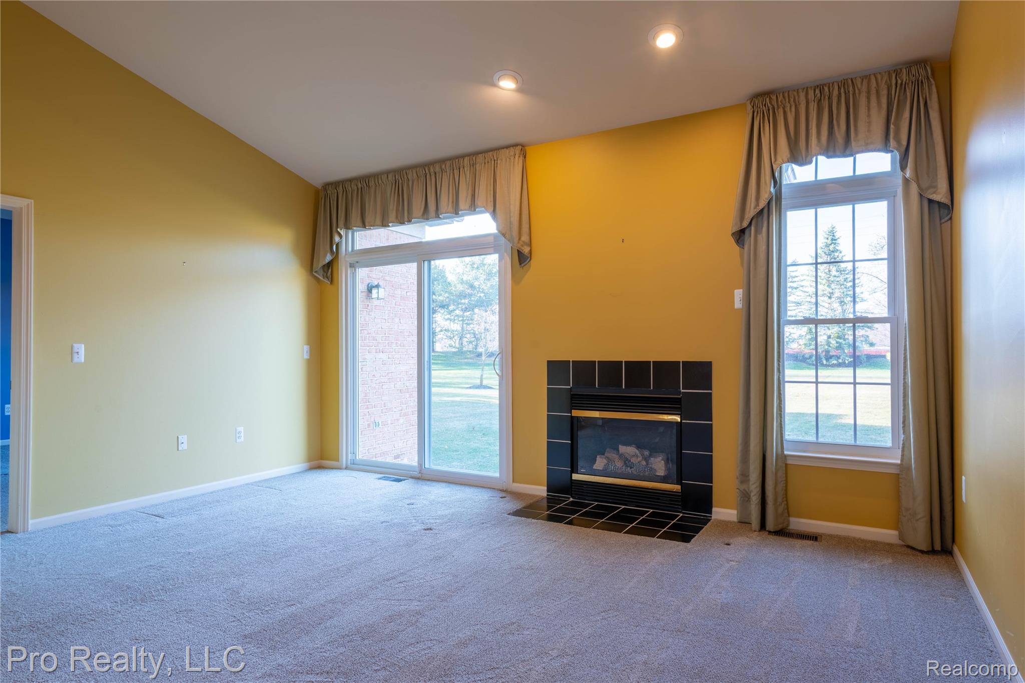 43880 Cherry Grove Court W