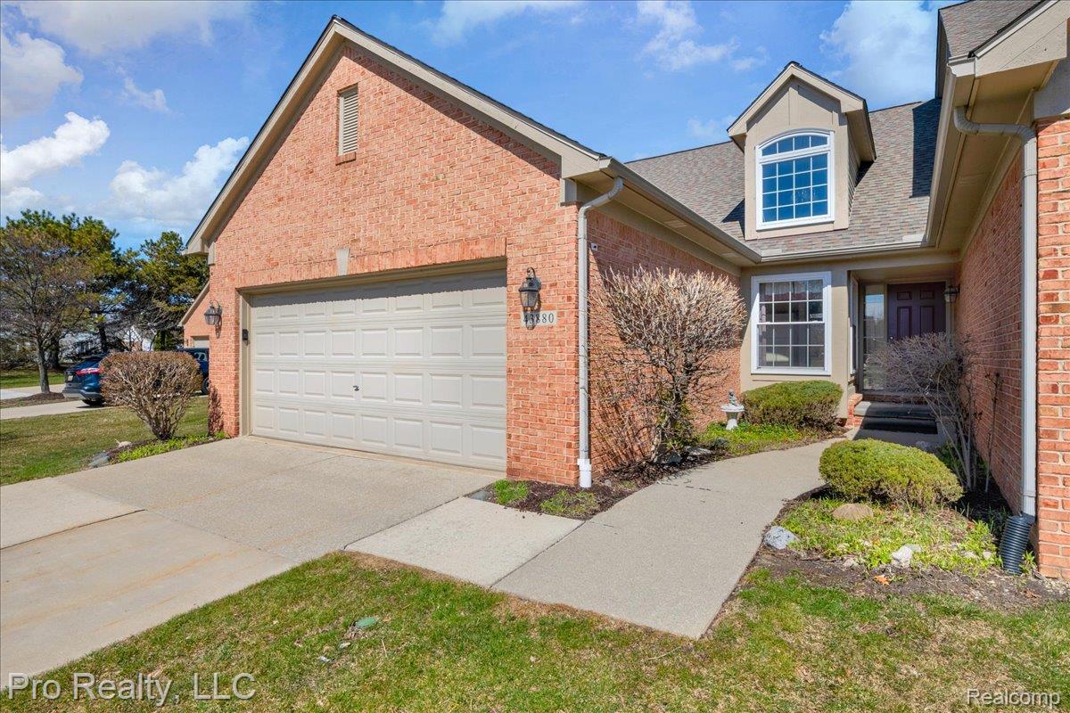 43880 Cherry Grove Court W