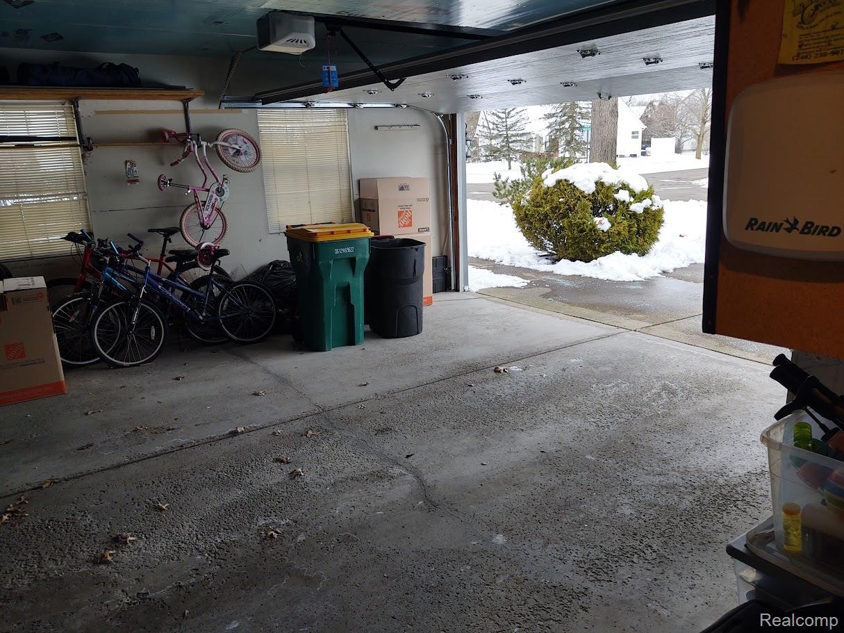 1432 Pond View Court