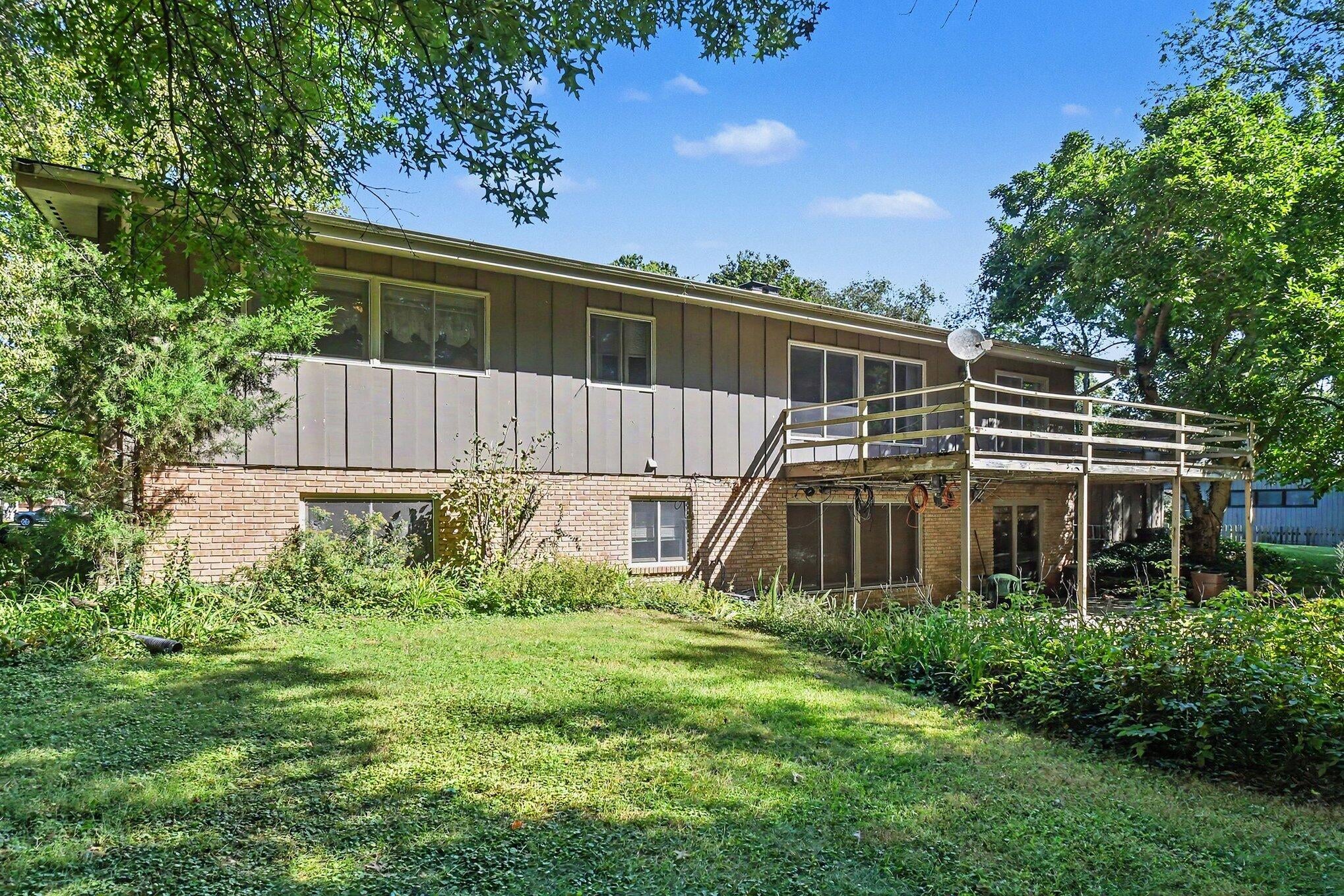1165 Sassafras Lane