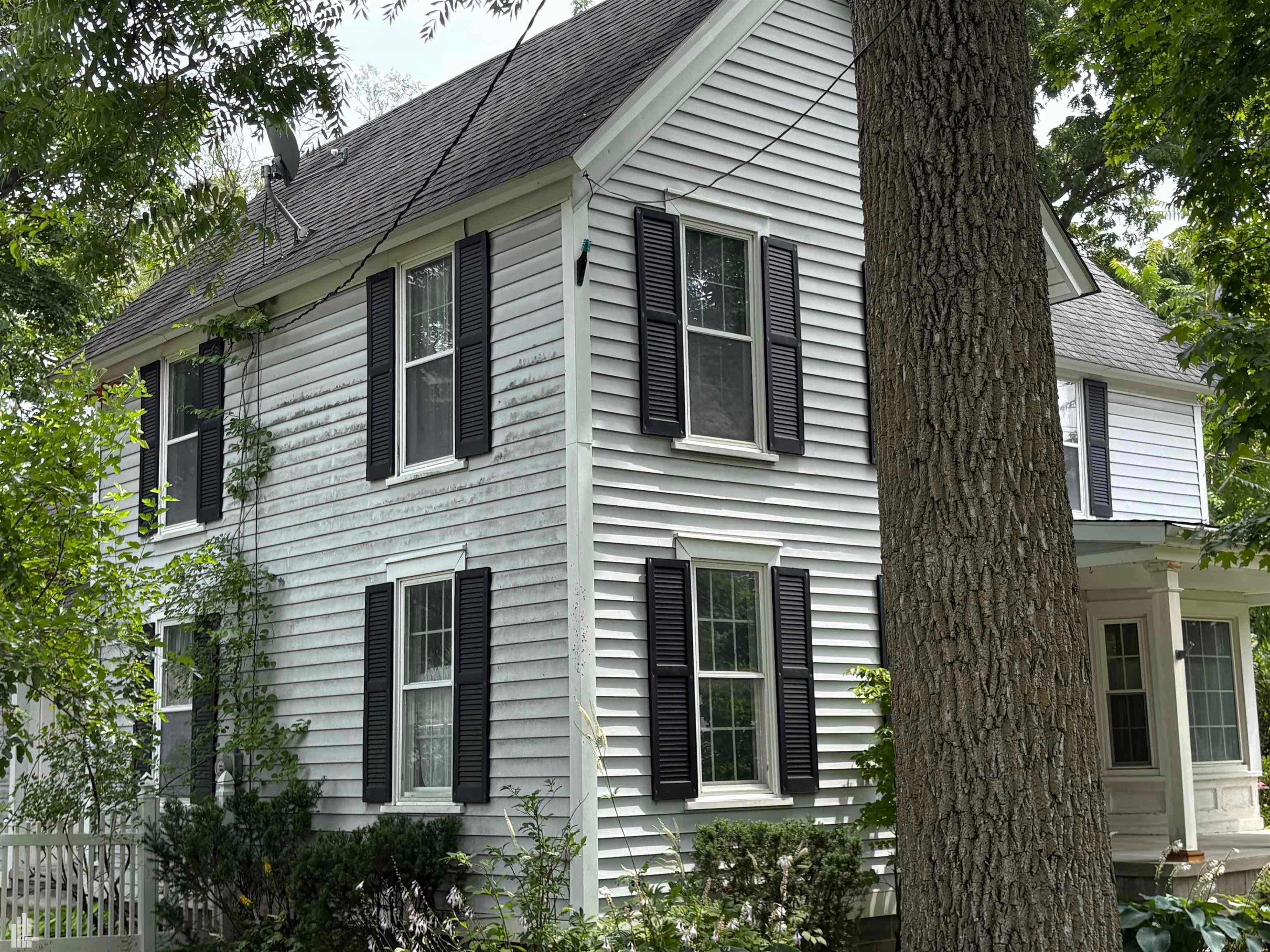 144 N Washington