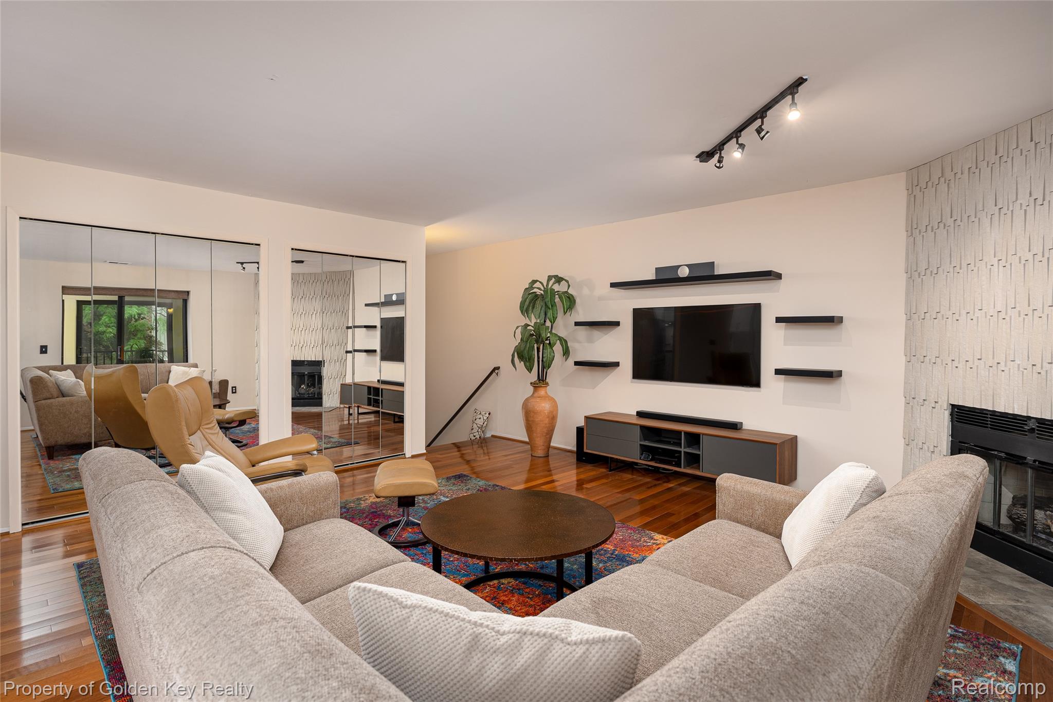 17955 University Park Drive 82