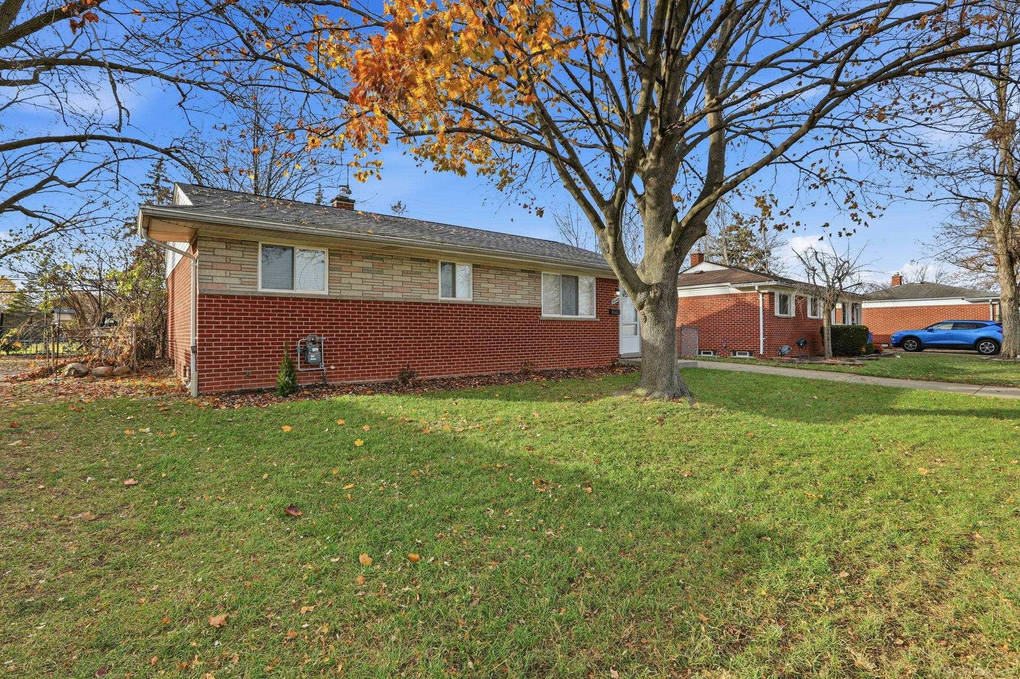 30045 N IROQUOIS Drive