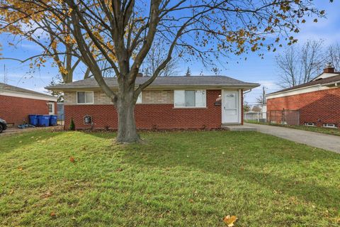 30045 N IROQUOIS Drive Warren City MI 48088