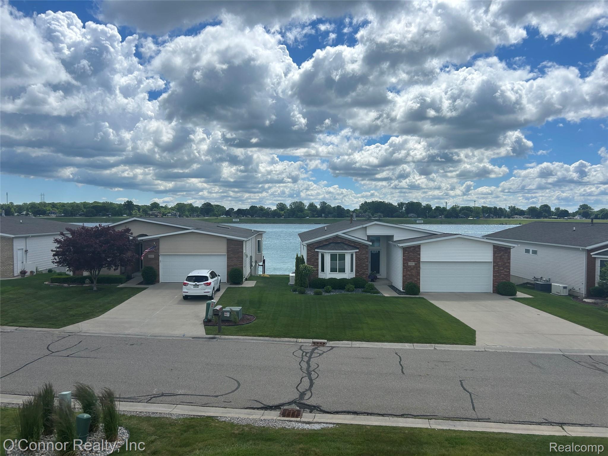 821 Crystal Lane