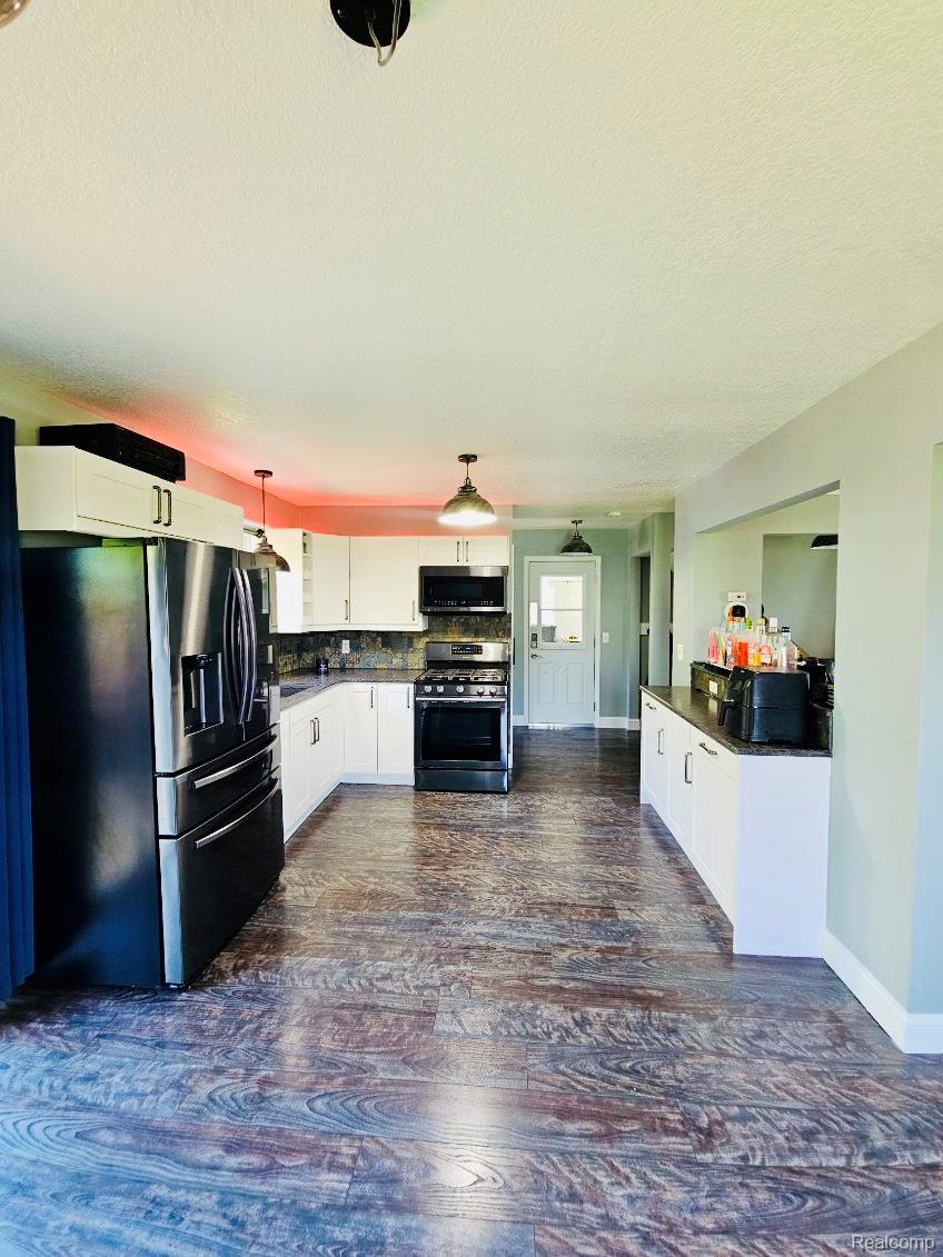 4383 Eagle Lane