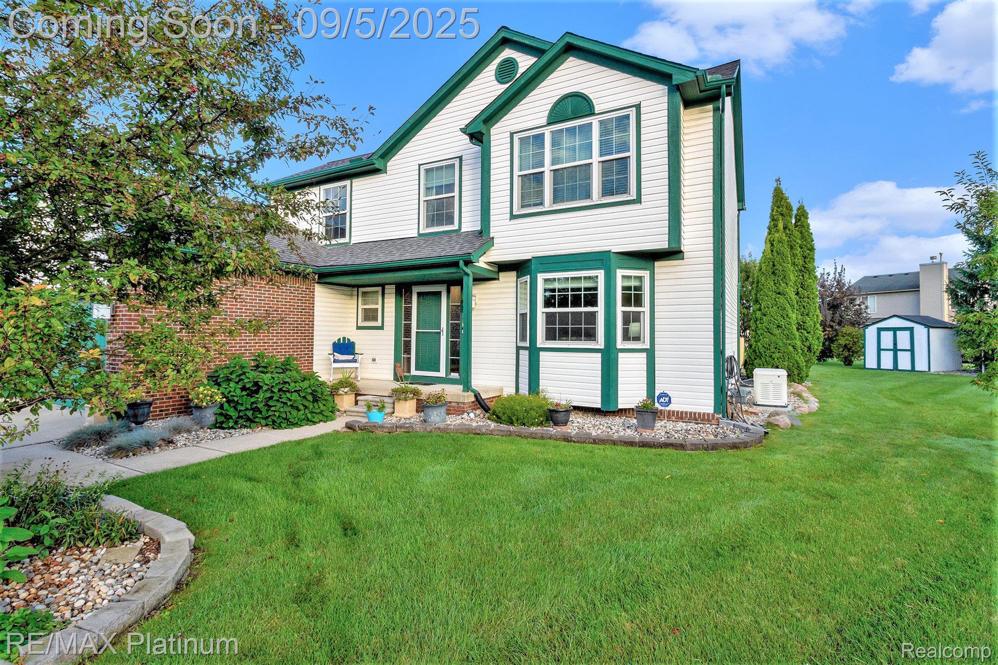 1827 Oak Squire Court