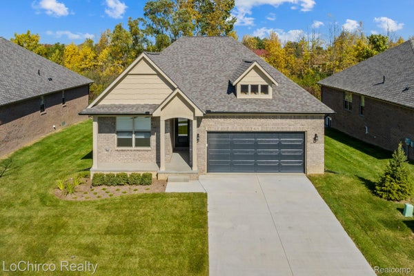 8171 CHERRY BLOSSOM LN, UTICA, MI 48316 - Image c0aa3b35a2a7ea0d58f3806f4b122f2e/1988186062
