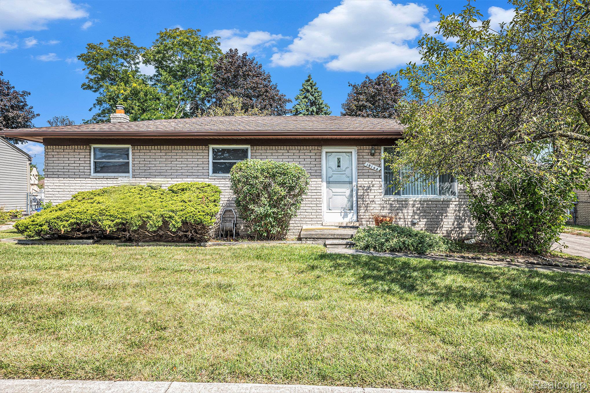 Clinton Charter Township, Michigan 48038, United States, 3 Bedrooms Bedrooms, ,1 BathroomBathrooms,Residential,Active,237953