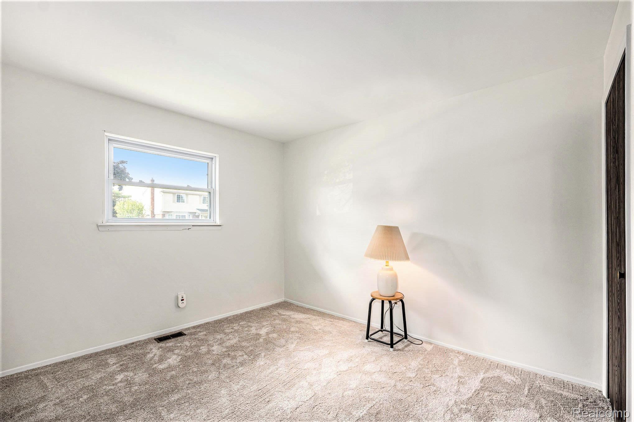 Clinton Charter Township, Michigan 48038, United States, 3 Bedrooms Bedrooms, ,1 BathroomBathrooms,Residential,Active,237953