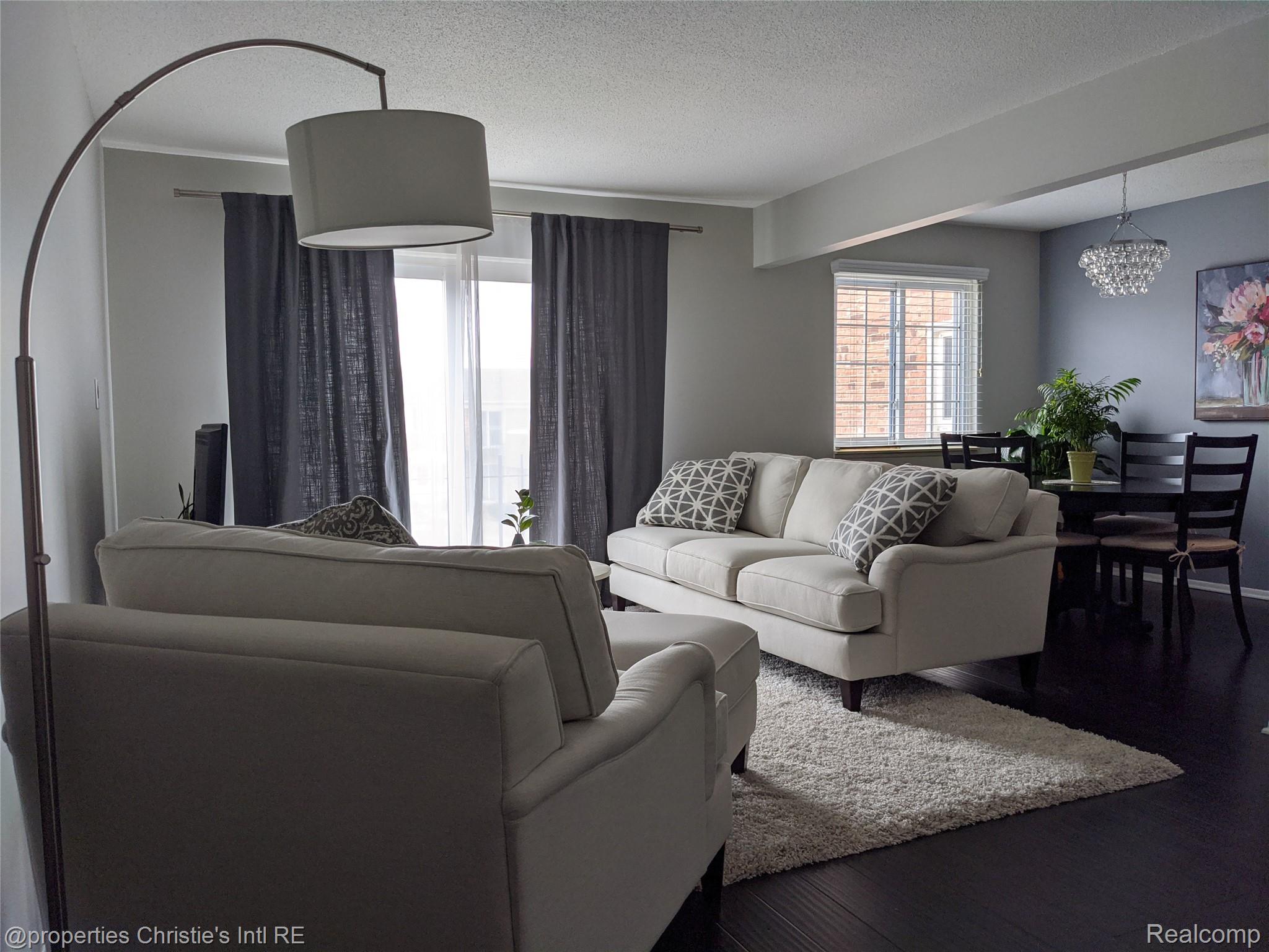 1514 Normandy Road 203