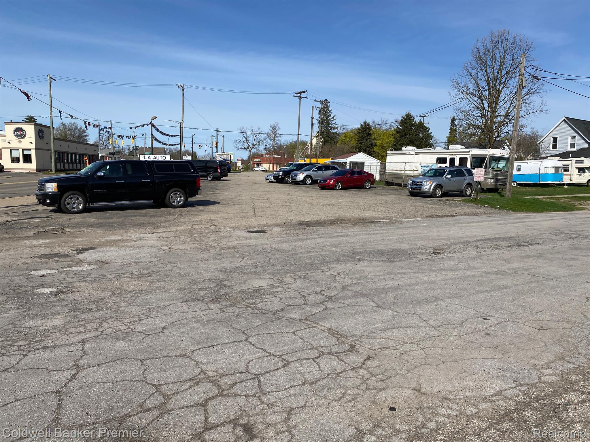 116 W GENESEE Street