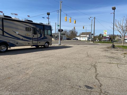 116 W GENESEE Street Lapeer City MI 48446