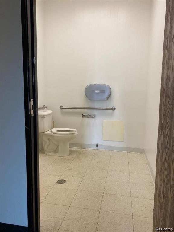 4048 GRANGE HALL Road Unit #B