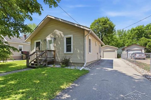Photo of 914 W Collins Street, Midland City, MI 48640 (MLS # 61050209810)
