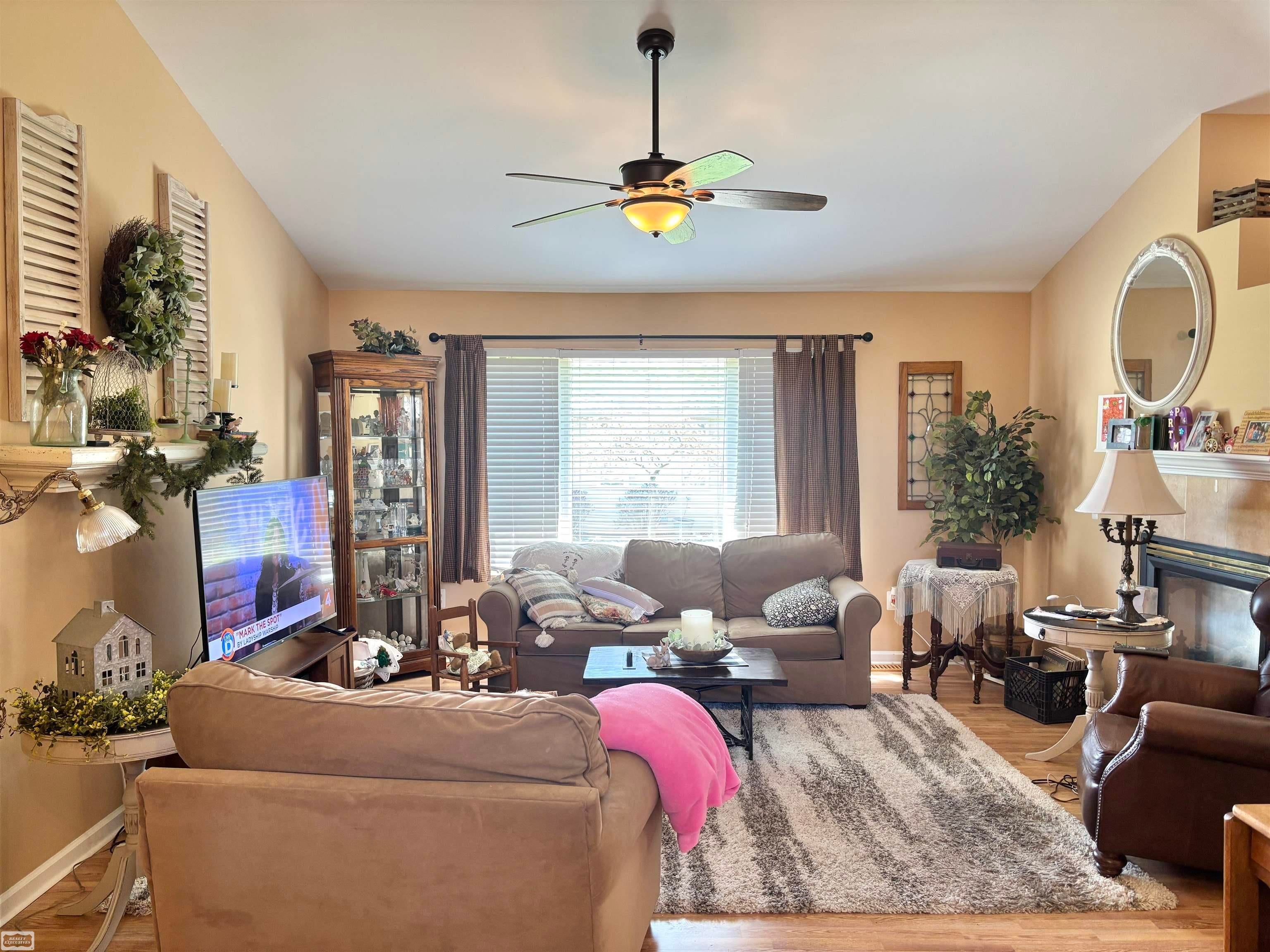 34904 Chickadee Ridge