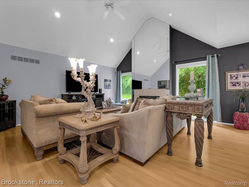 5348 Fairway Court