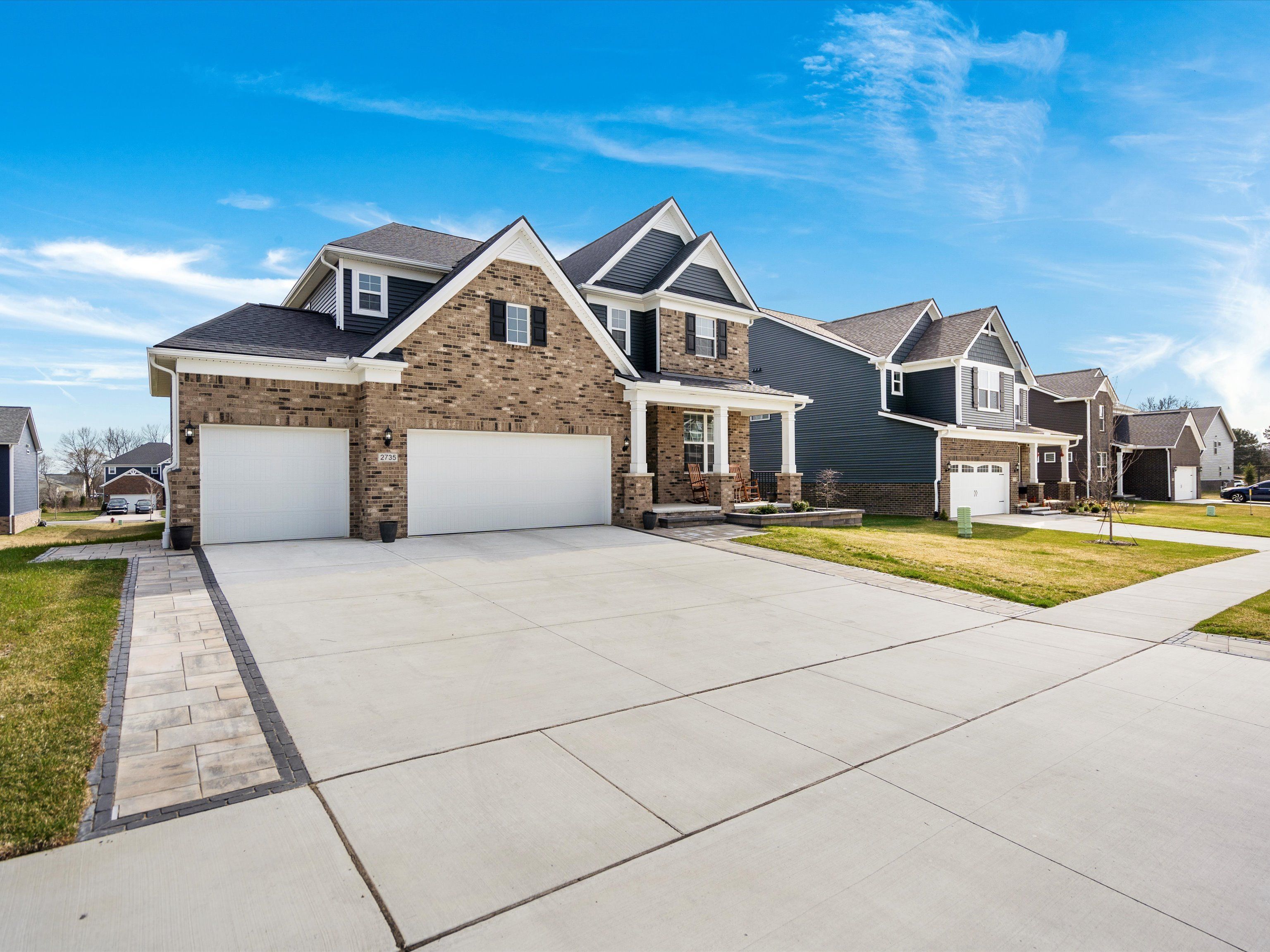 2735 TULIP Way