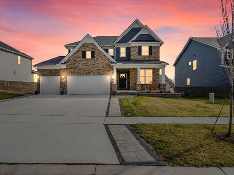 2735 TULIP Way Commerce Charter Township MI 48382