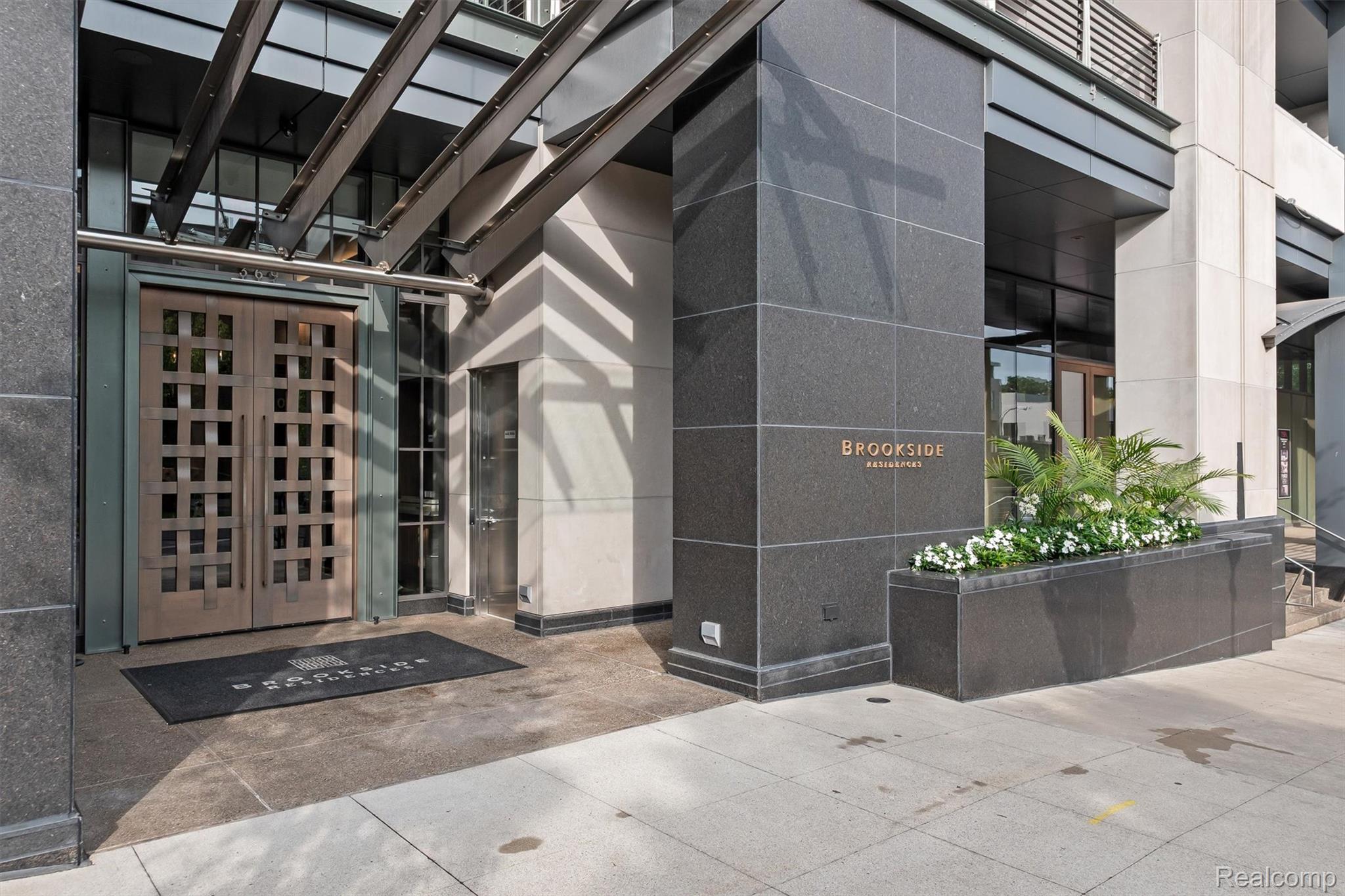 369 N Old Woodward Avenue 207