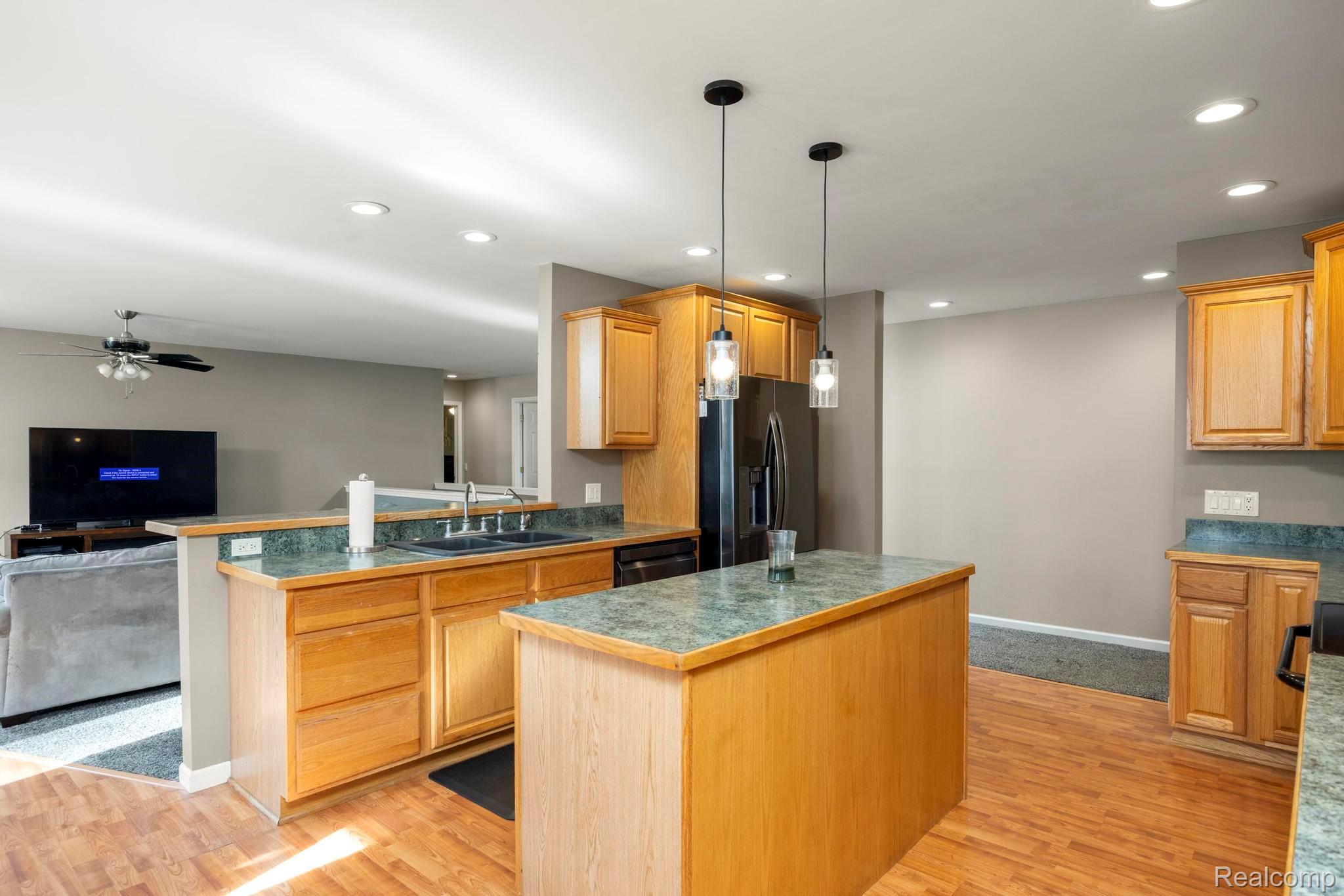 Lapeer City, Michigan 48446, United States, 3 Bedrooms Bedrooms, ,3 BathroomsBathrooms,Residential,Active,198292