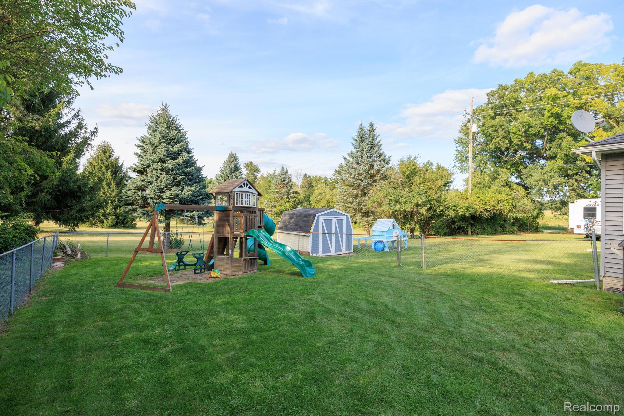 Lapeer City, Michigan 48446, United States, 3 Bedrooms Bedrooms, ,3 BathroomsBathrooms,Residential,Active,198292