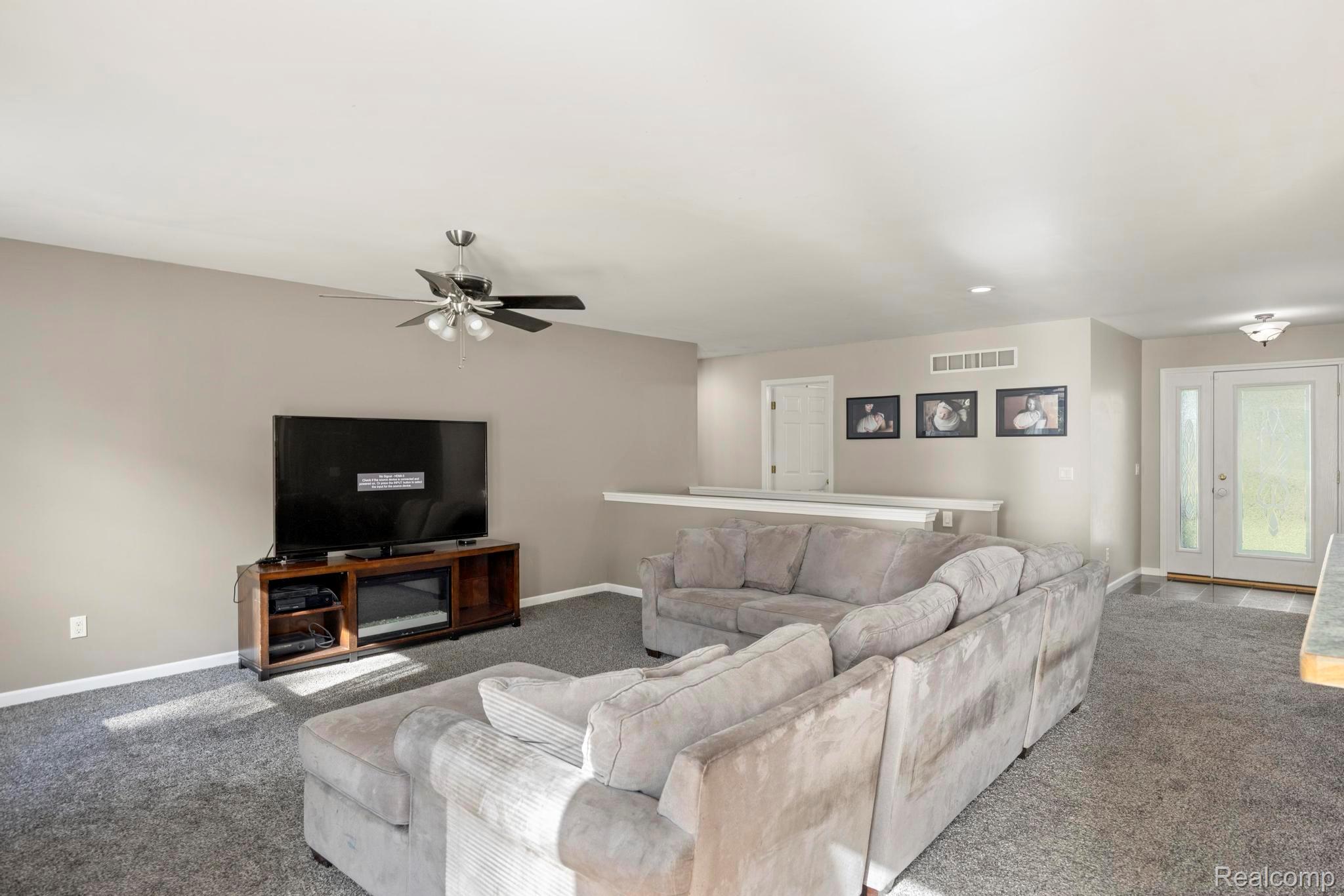 Lapeer City, Michigan 48446, United States, 3 Bedrooms Bedrooms, ,3 BathroomsBathrooms,Residential,Active,198292