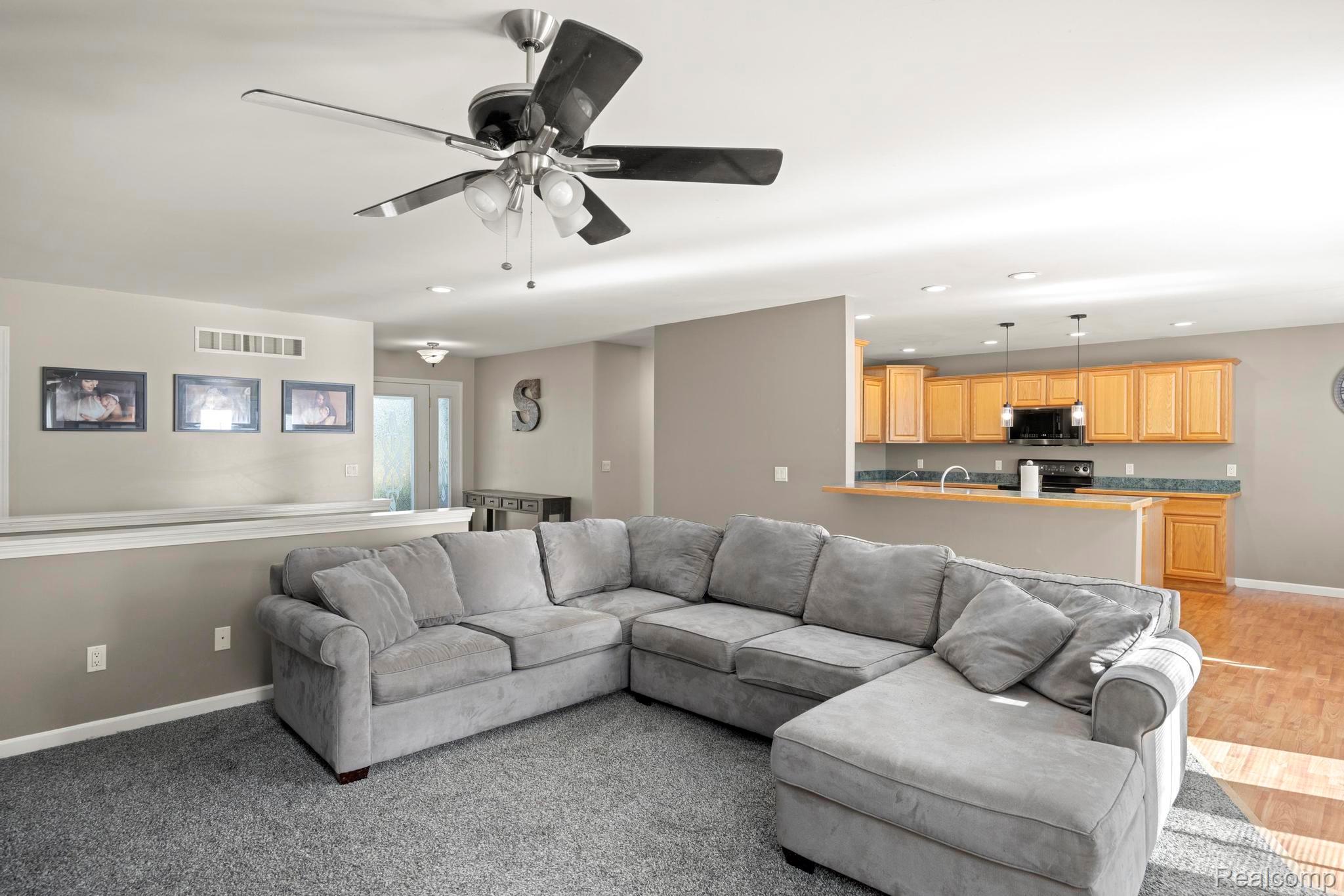 Lapeer City, Michigan 48446, United States, 3 Bedrooms Bedrooms, ,3 BathroomsBathrooms,Residential,Active,198292