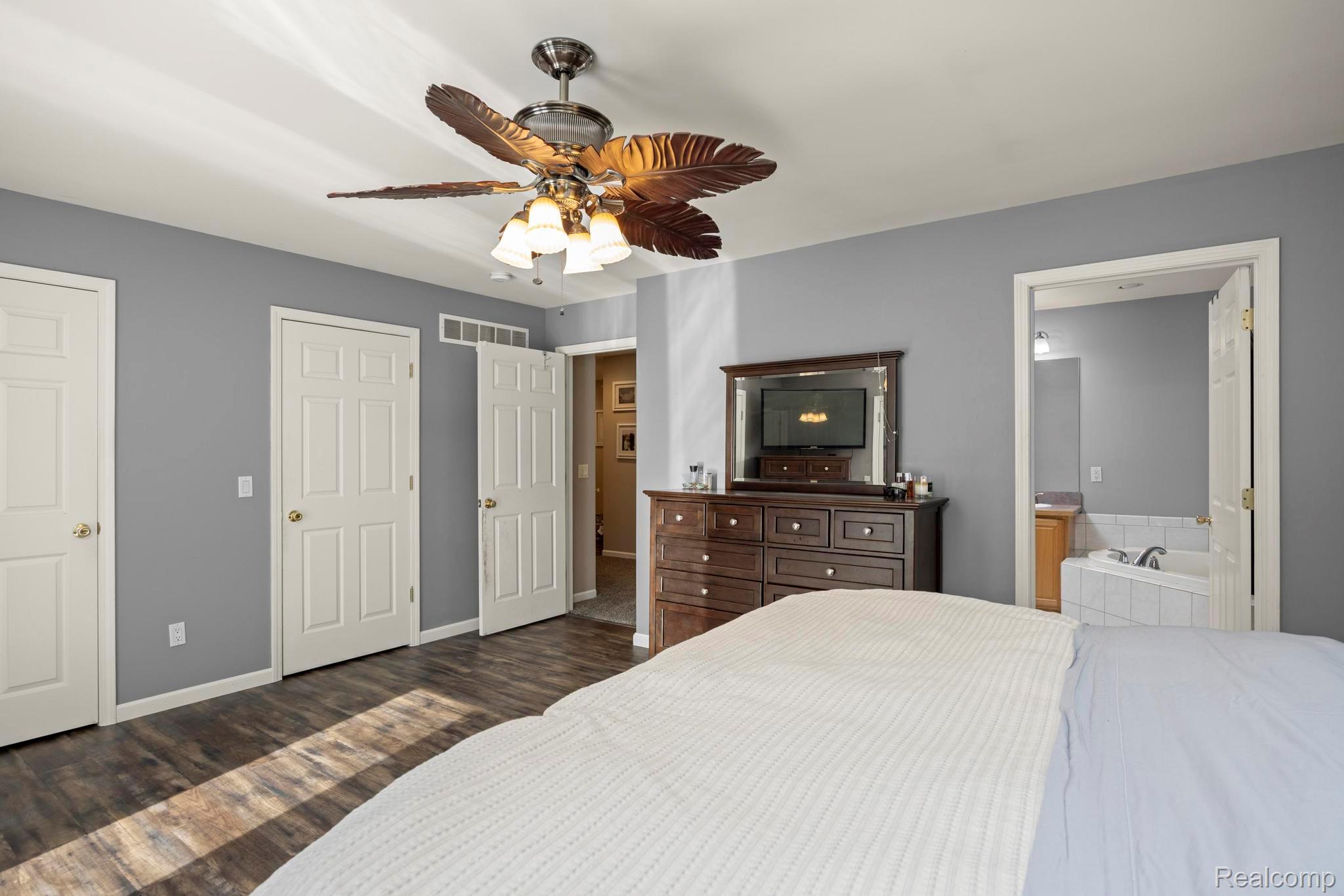 Lapeer City, Michigan 48446, United States, 3 Bedrooms Bedrooms, ,3 BathroomsBathrooms,Residential,Active,198292