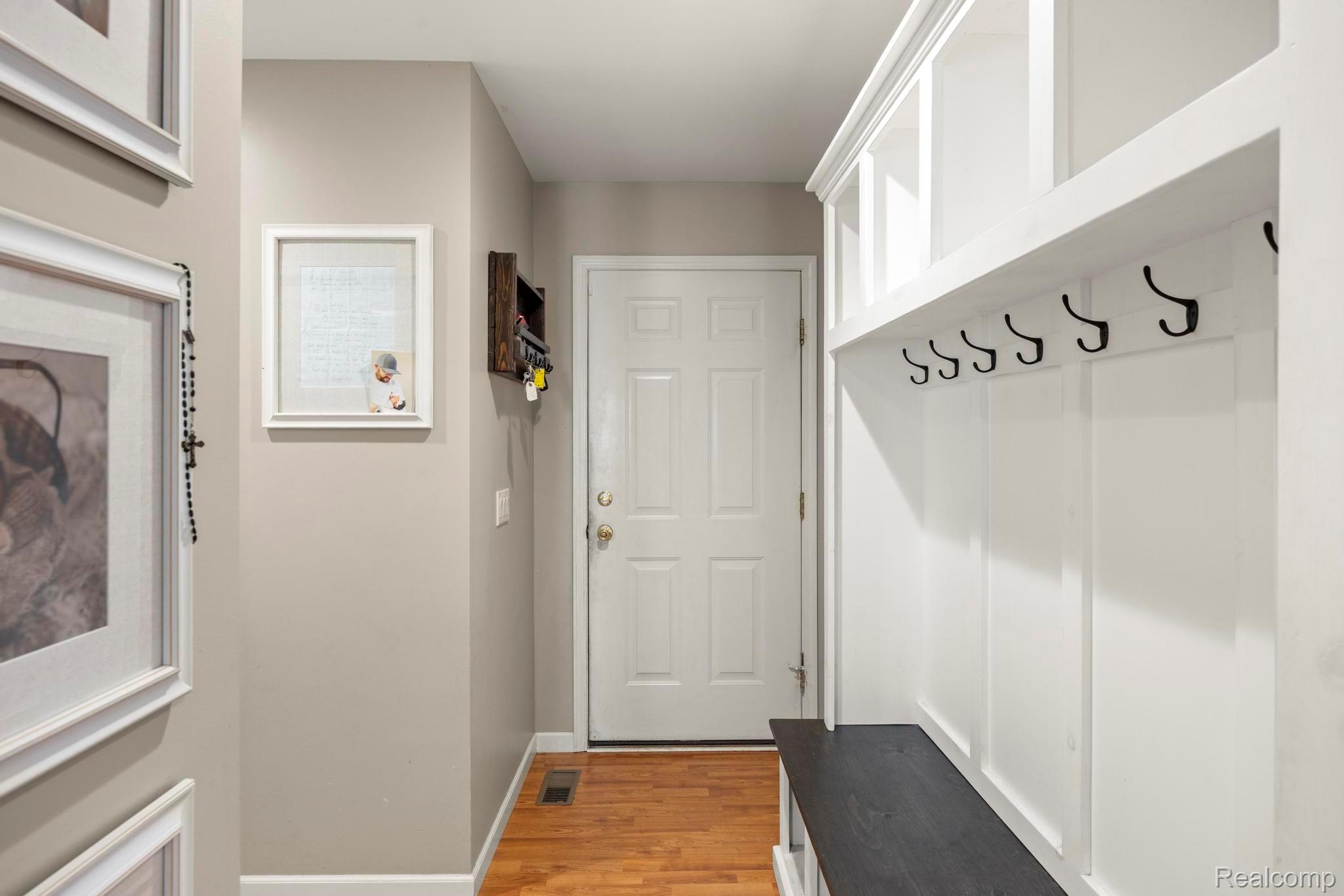 Lapeer City, Michigan 48446, United States, 3 Bedrooms Bedrooms, ,3 BathroomsBathrooms,Residential,Active,198292