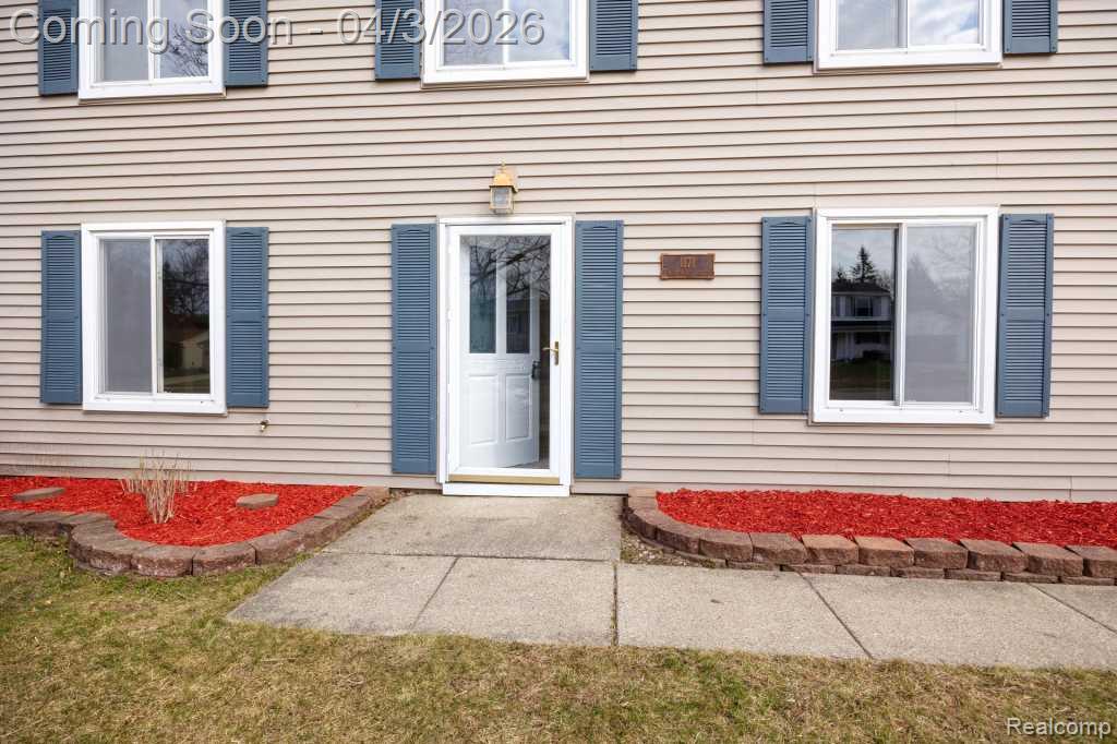 1171 Meadowood Drive