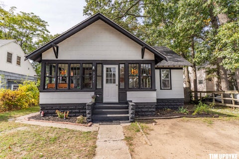Photo of 3229 Leahy Street, Muskegon Heights City, MI 49444 (MLS # 71026054588)