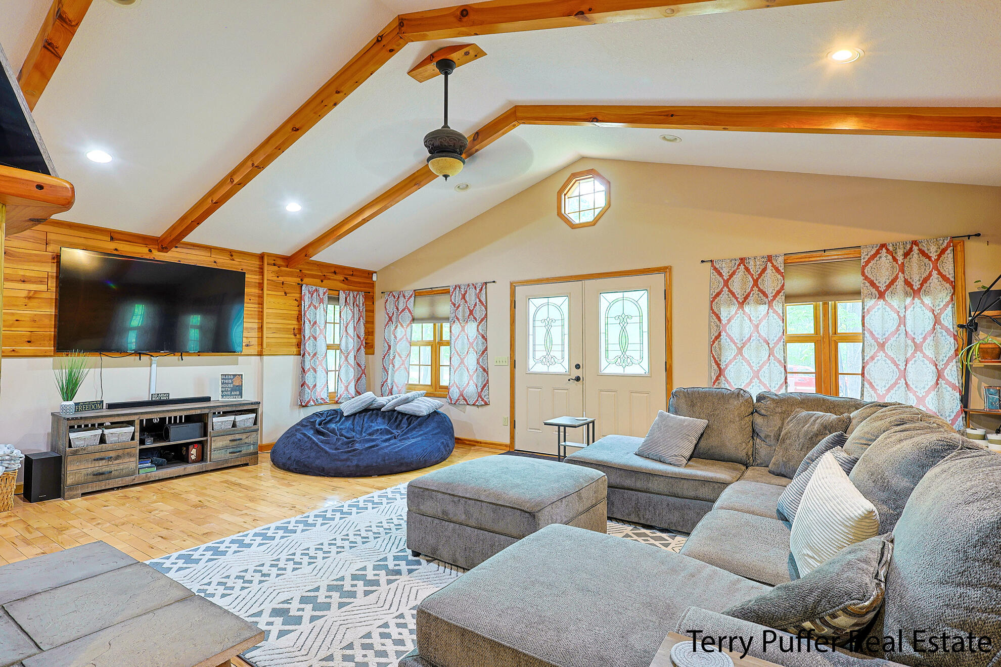 6814 Whispering Pines Drive